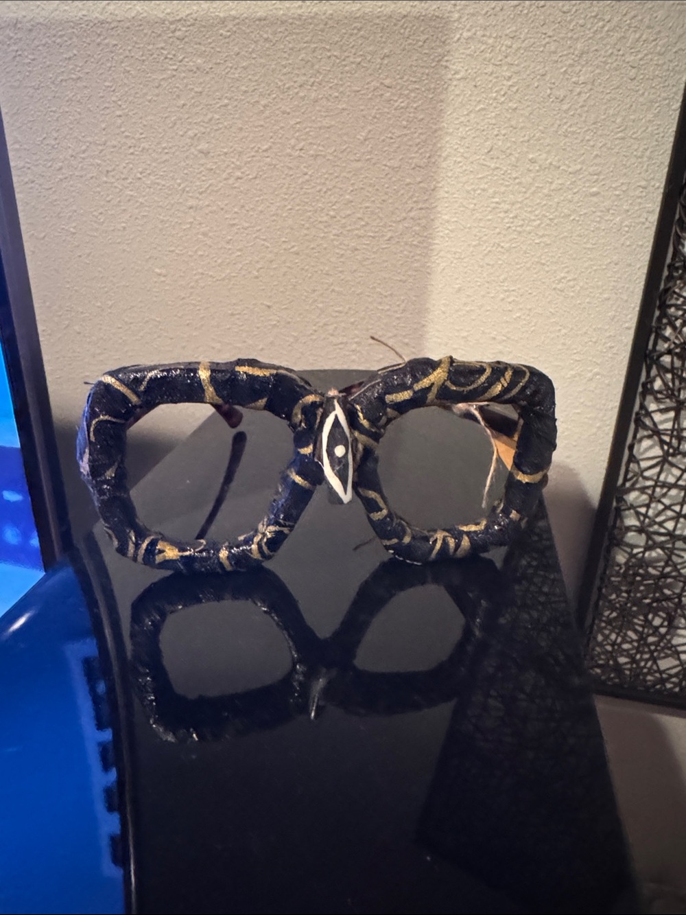 Hand-Wrapped Black & Gold Women's Fashion Sunglasses